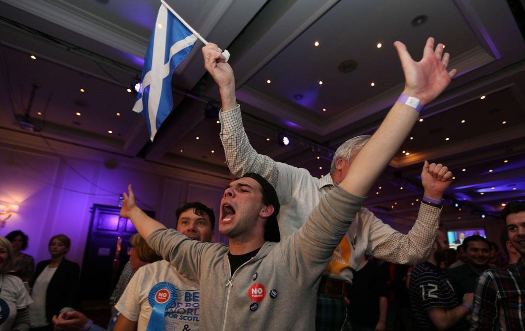 Фотография: Реакция шотландцев на результаты референдума о независимости №14 - BigPicture.ru