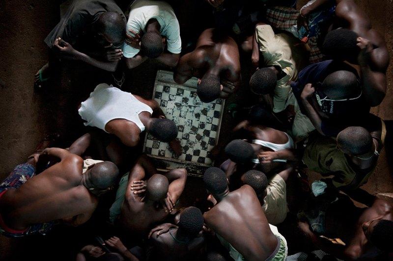 Фотография: Как подростки Сьерра-Леоне годами живут в тюрьме в ожидании суда по их делу №5 - BigPicture.ru