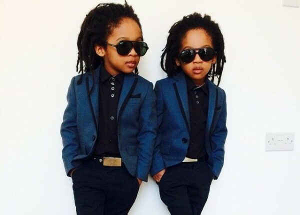 Маленькие братья-близнецы — короли моды Инстаграма
