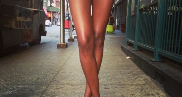 Долго я забыть не мог те ножки