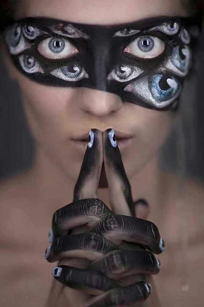 Фотография: 22 идеи безумного макияжа для Хэллоуина №11 - BigPicture.ru