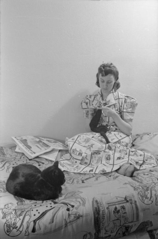 Фотография: Один день из жизни англичанки 1941-го №19 - BigPicture.ru