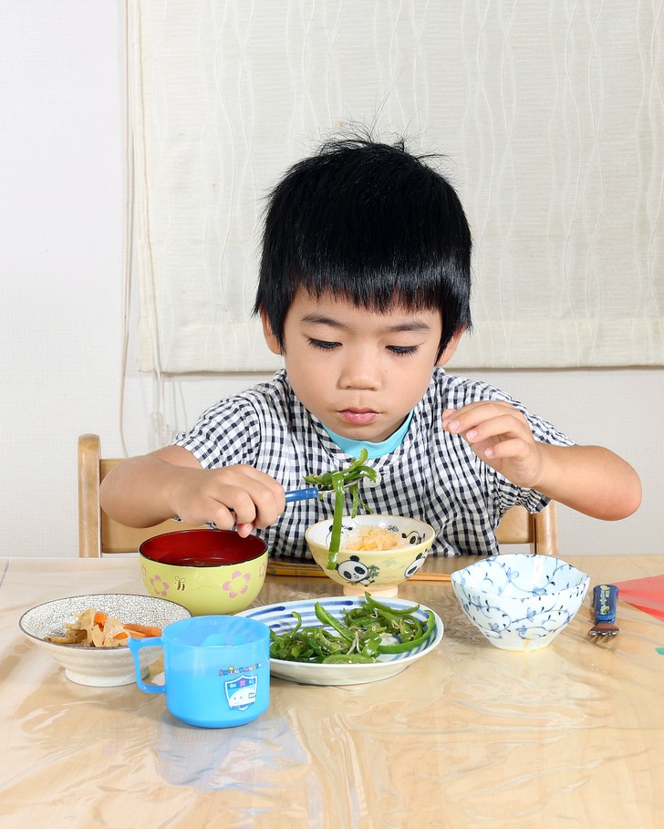 Фотография: Что едят на завтрак дети со всего мира №18 - BigPicture.ru