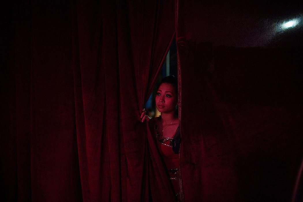 Фотография: Быть в образе: тяжелые будни вьетнамских циркачей №19 - BigPicture.ru