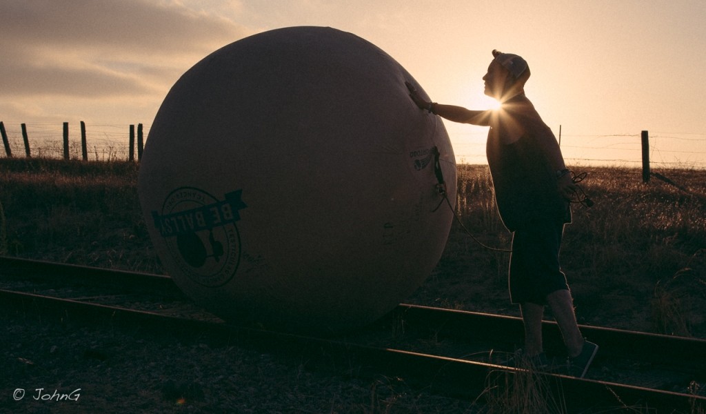 Фотография: Мужики, держитесь за свои шары №5 - BigPicture.ru