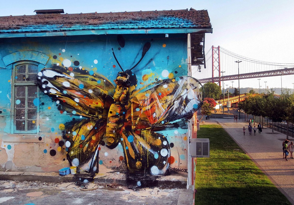 Фотография: Потрясающий стрит-арт в виде животных, сделанных целиком из мусора №11 - BigPicture.ru