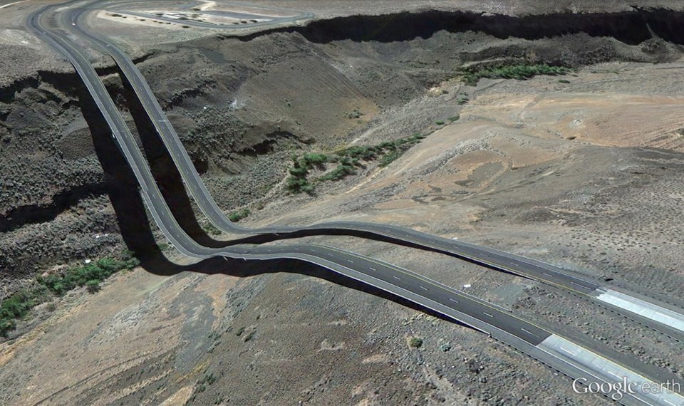 Фотография: 32 фотографии из Google Earth, противоречащие здравому смыслу №4 - BigPicture.ru