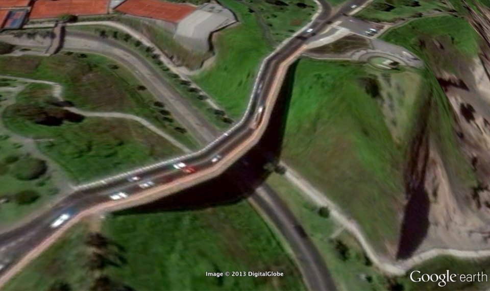 Фотография: 32 фотографии из Google Earth, противоречащие здравому смыслу №24 - BigPicture.ru