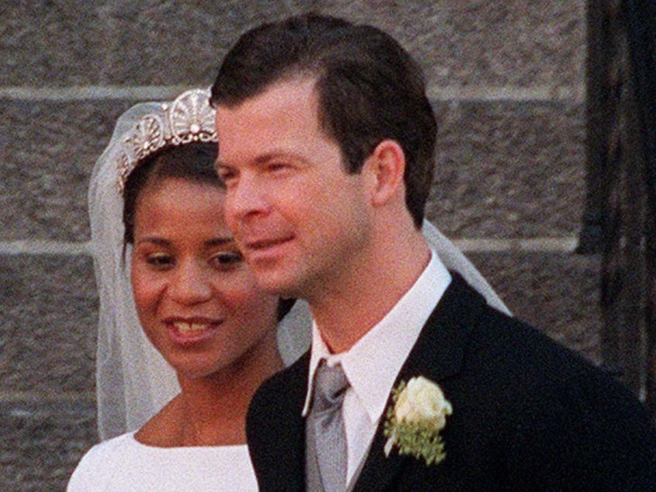 Фотография: Обычные люди, вступившие в брак с королевскими особами №13 - BigPicture.ru