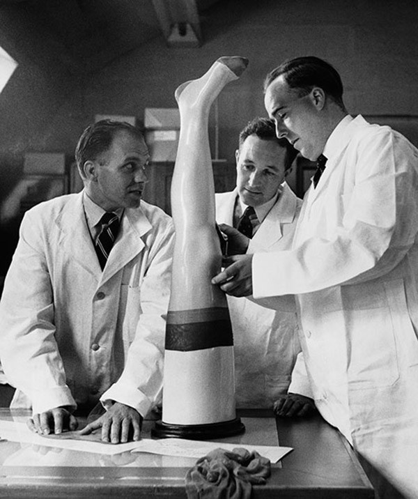 28 февраля 1935 года американский химик Уоллес Хьюм Карозерс создал нейлон фото