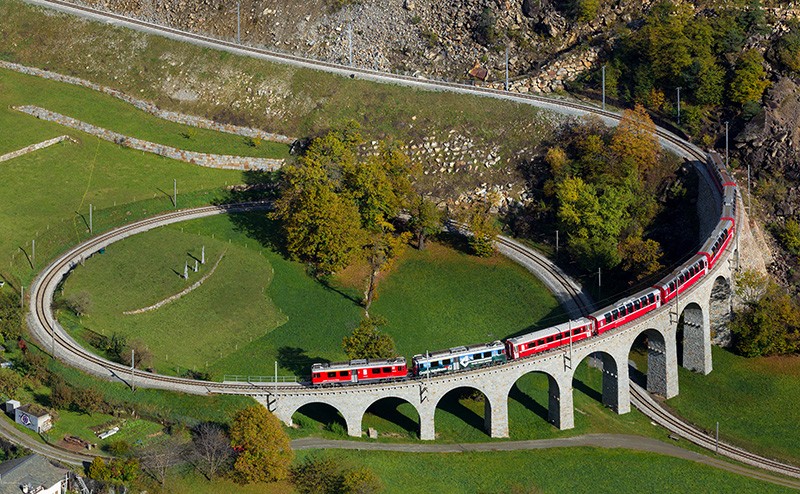 Фотография: Топ-5 самых необычных железных дорог Швейцарии №1 - BigPicture.ru