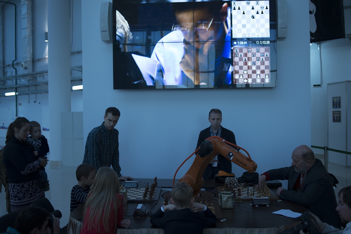 Фотография: В Сочи проходят матчи за звание чемпиона мира по шахматам №19 - BigPicture.ru