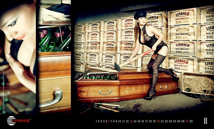 Фотография: Необычная реклама гробов: Эротический календарь компании LINDNER №14 - BigPicture.ru