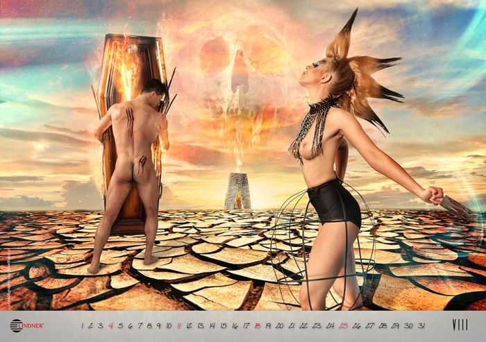 Фотография: Необычная реклама гробов: Эротический календарь компании LINDNER №45 - BigPicture.ru