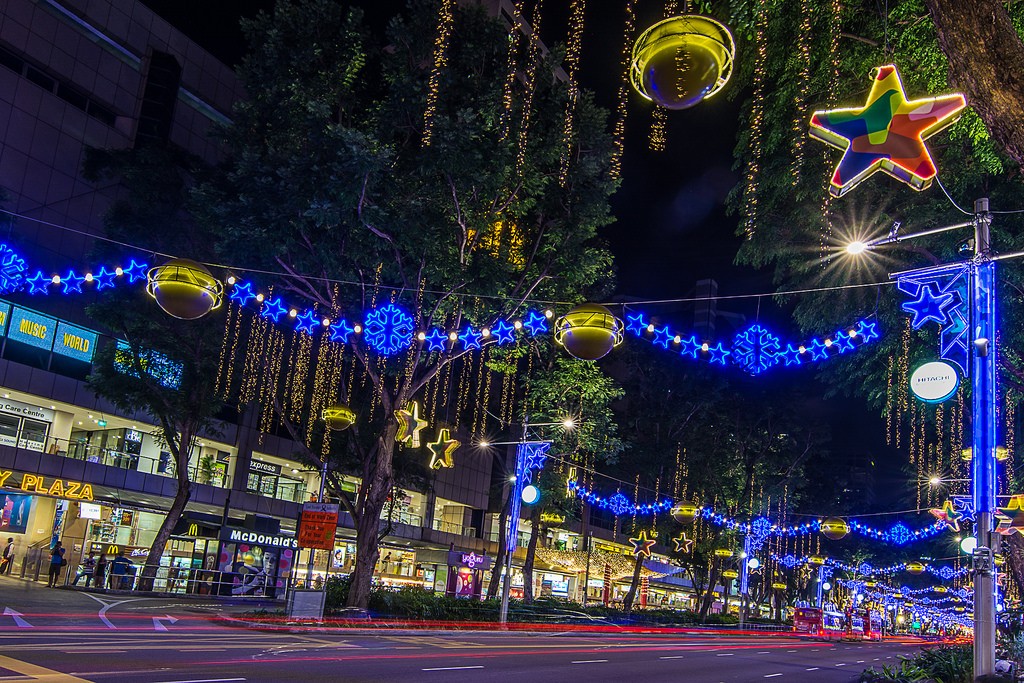 Фотография: Ochard Road: Как выглядит самая известная улица Сингапура перед Рождеством и Новым годом №6 - BigPicture.ru