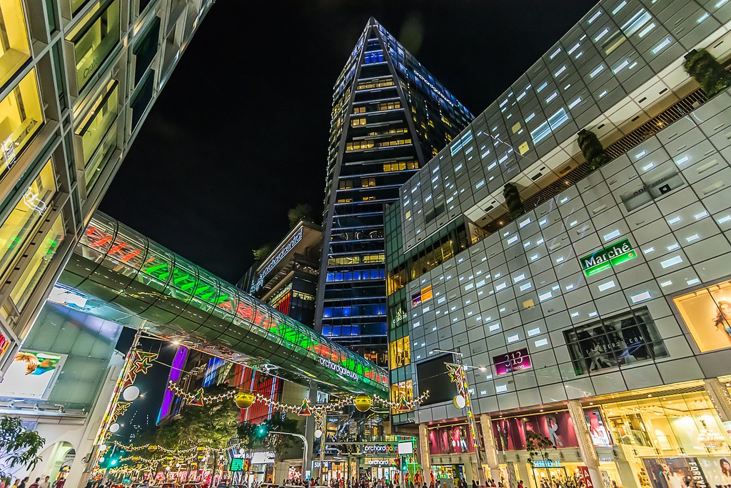 Фотография: Ochard Road: Как выглядит самая известная улица Сингапура перед Рождеством и Новым годом №17 - BigPicture.ru