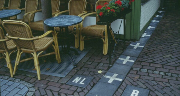 Самые необычные границы, которые наглядно демонстрируют политику государств