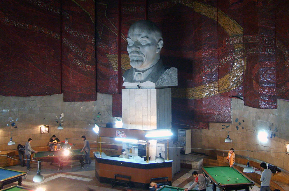 Фотография: Памятники Владимиру Ленину по всему миру №2 - BigPicture.ru
