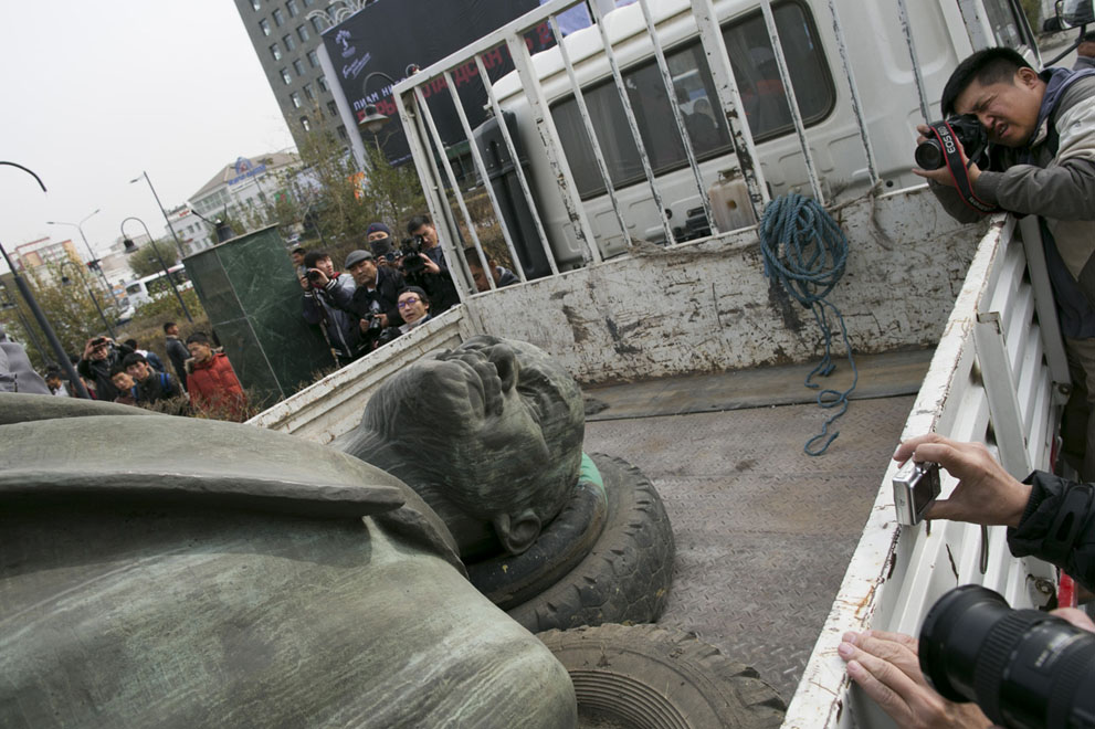 Фотография: Памятники Владимиру Ленину по всему миру №36 - BigPicture.ru