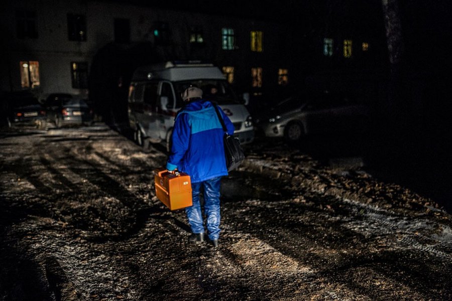 Фотография: Будни работников скорой помощи: на смену как на войну №14 - BigPicture.ru