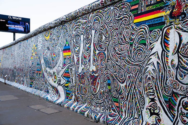 Фотография: Рисунки, сохранившиеся на Берлинской стене до сих пор №6 - BigPicture.ru