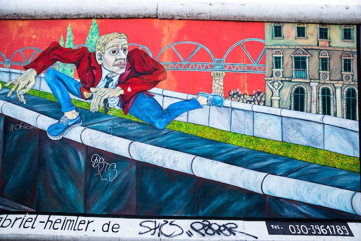 Фотография: Рисунки, сохранившиеся на Берлинской стене до сих пор №8 - BigPicture.ru