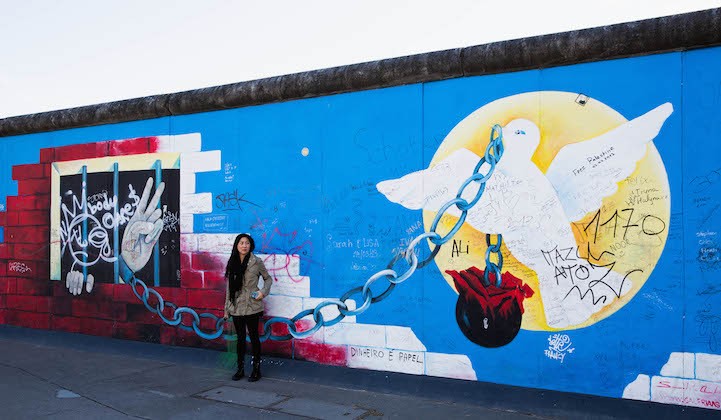 Фотография: Рисунки, сохранившиеся на Берлинской стене до сих пор №14 - BigPicture.ru
