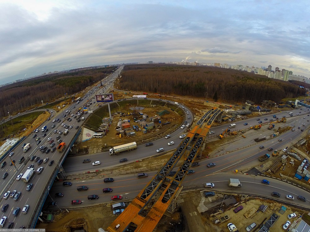 Фотография: Развяжем пробки! Обзорный фоторепортаж строительства новых развязок на МКАД №19 - BigPicture.ru