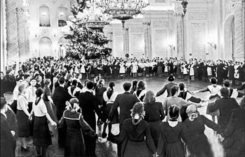 Фотография: Как встречали Новый год в СССР в 1950-х годах №5 - BigPicture.ru
