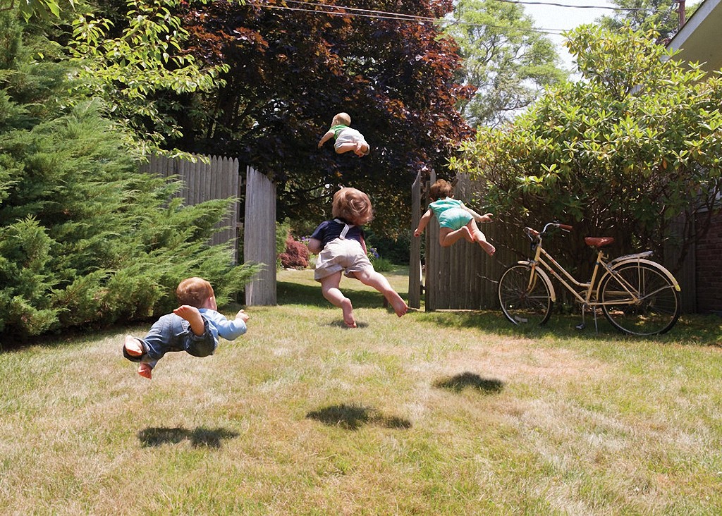 Фотография: Если бы дети летали: позитивная фотосерия скучающей в декрете Рэйчел Гулин №3 - BigPicture.ru