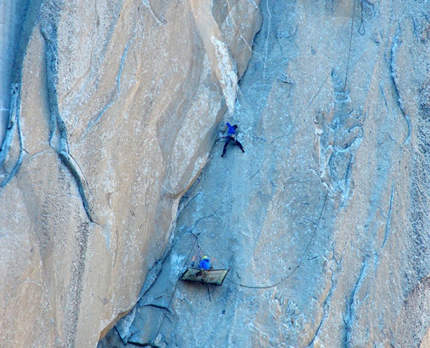 Фотография: Историческое восхождение по сложнейшему в мире альпинистскому маршруту №4 - BigPicture.ru
