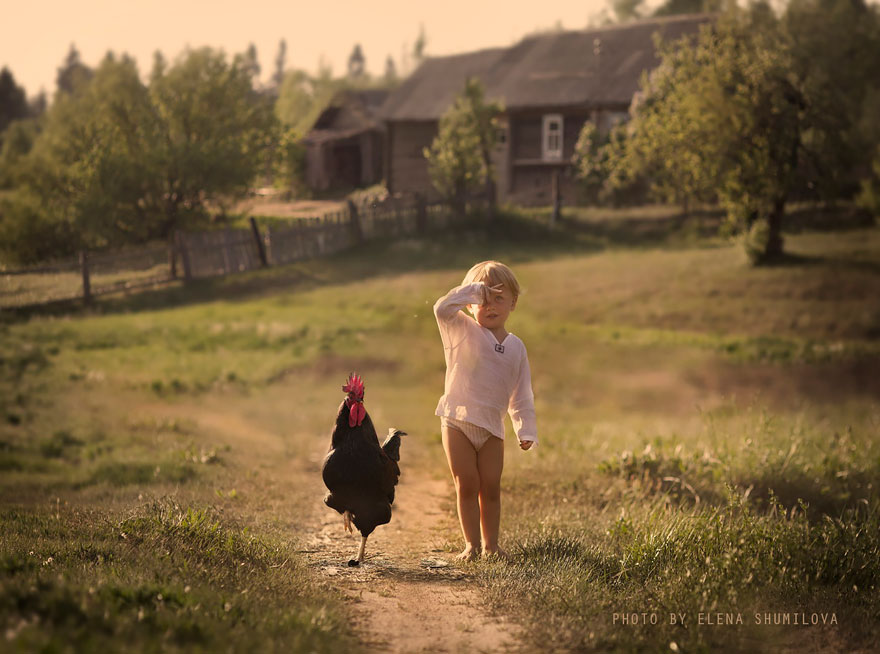 Фотография: Россиянка создает потрясающие фотографии своих детей с животными в деревне №3 - BigPicture.ru