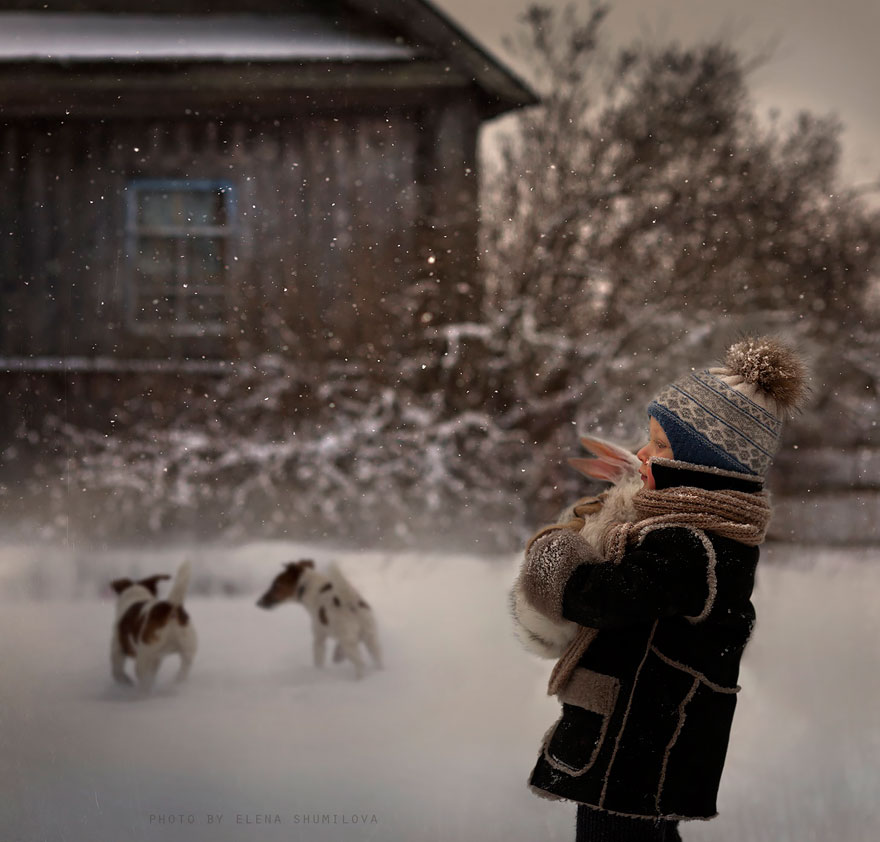 Фотография: Россиянка создает потрясающие фотографии своих детей с животными в деревне №16 - BigPicture.ru