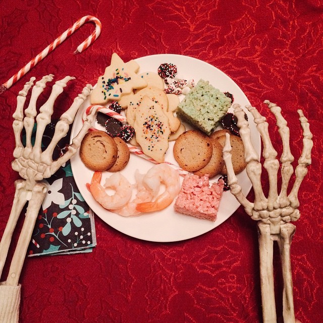 Фотография: Пародия на современных девушек — скелет в Instagram №3 - BigPicture.ru