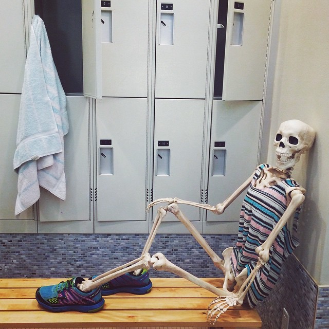 Фотография: Пародия на современных девушек — скелет в Instagram №4 - BigPicture.ru