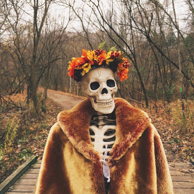 Фотография: Пародия на современных девушек — скелет в Instagram №5 - BigPicture.ru