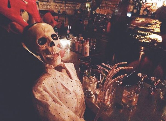 Фотография: Пародия на современных девушек — скелет в Instagram №9 - BigPicture.ru
