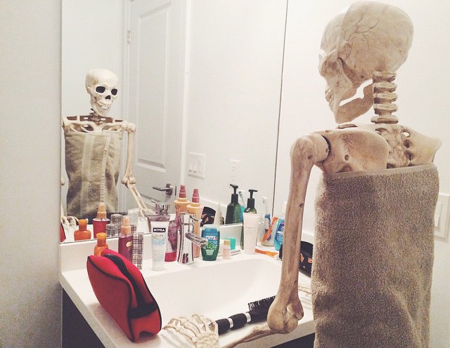 Фотография: Пародия на современных девушек — скелет в Instagram №14 - BigPicture.ru
