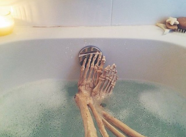 Фотография: Пародия на современных девушек — скелет в Instagram №15 - BigPicture.ru