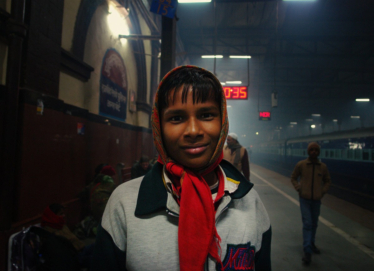 Фотография: Ночная жизнь индийского вокзала №11 - BigPicture.ru