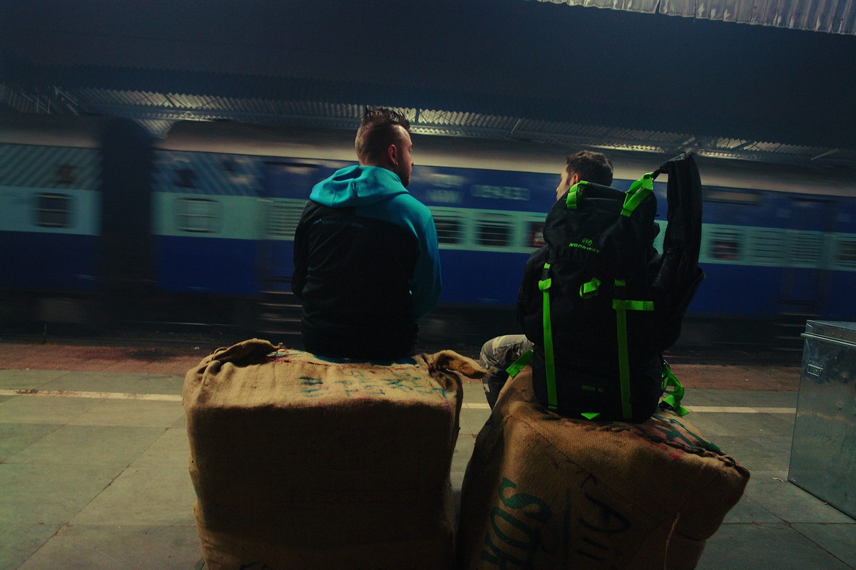 Фотография: Ночная жизнь индийского вокзала №18 - BigPicture.ru