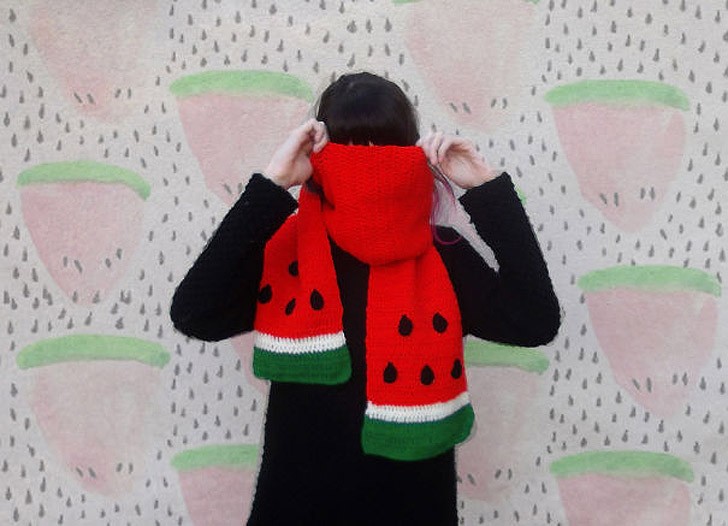 Фотография: Не просто шарфы: ...надцать креативных идей №21 - BigPicture.ru
