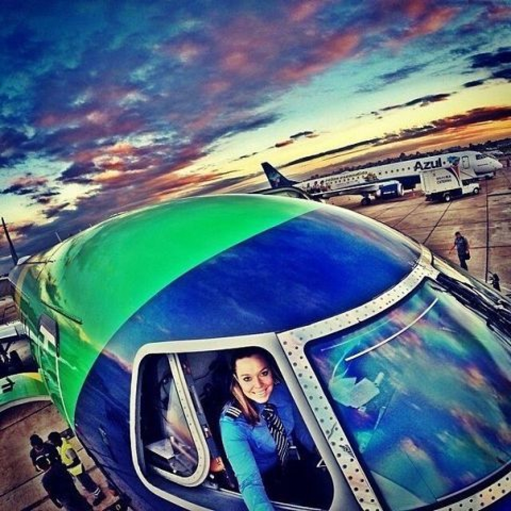 Фотография: Люси в небе с алмазами: селфи пилотов самолетов №14 - BigPicture.ru