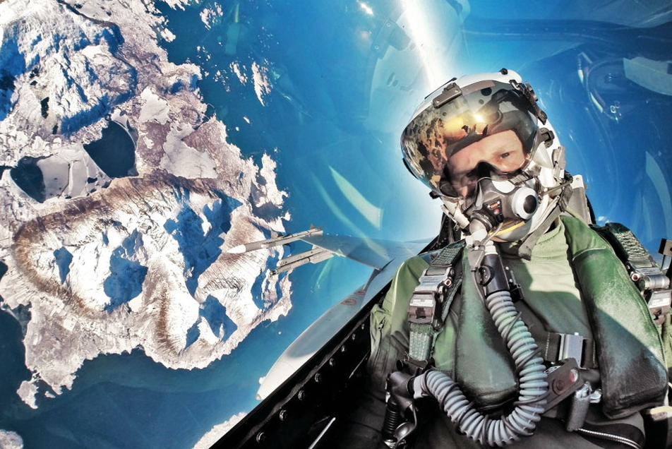 Фотография: Люси в небе с алмазами: селфи пилотов самолетов №7 - BigPicture.ru