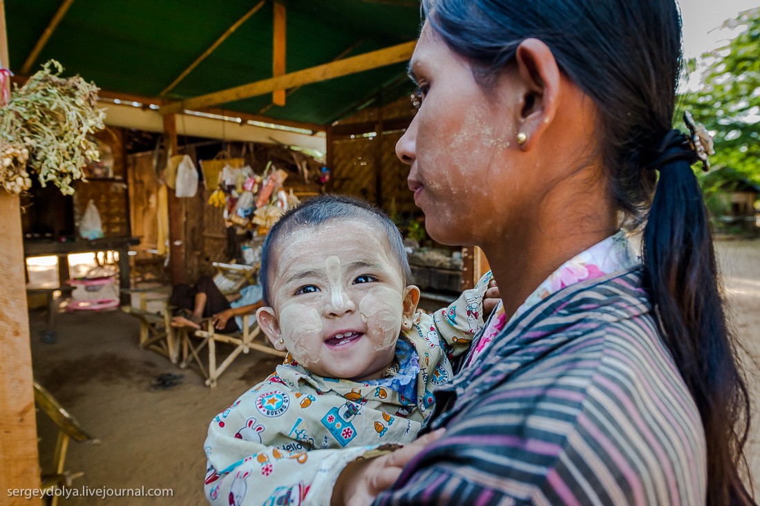 Фотография: Как живут в зажиточной деревне в Бирме? №6 - BigPicture.ru
