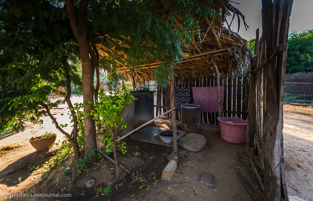 Фотография: Как живут в зажиточной деревне в Бирме? №12 - BigPicture.ru
