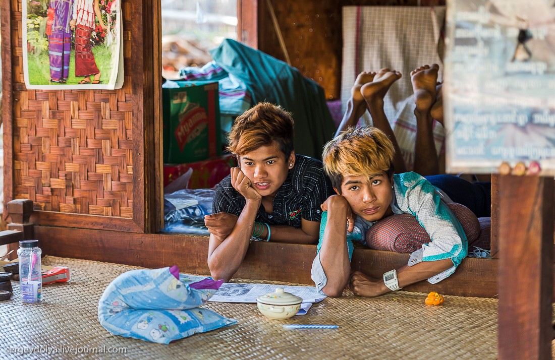 Фотография: Как живут в зажиточной деревне в Бирме? №28 - BigPicture.ru
