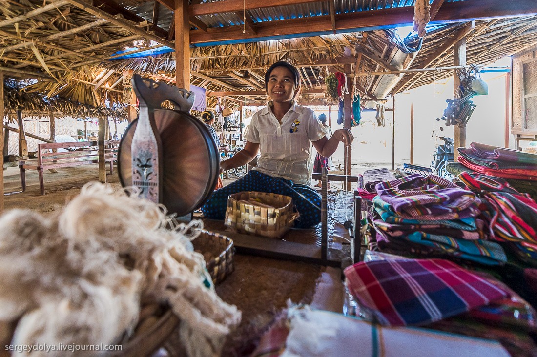 Фотография: Как живут в зажиточной деревне в Бирме? №41 - BigPicture.ru