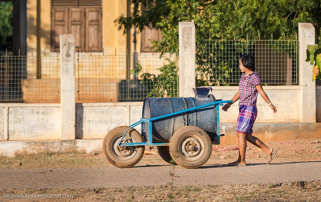 Фотография: Как живут в зажиточной деревне в Бирме? №46 - BigPicture.ru