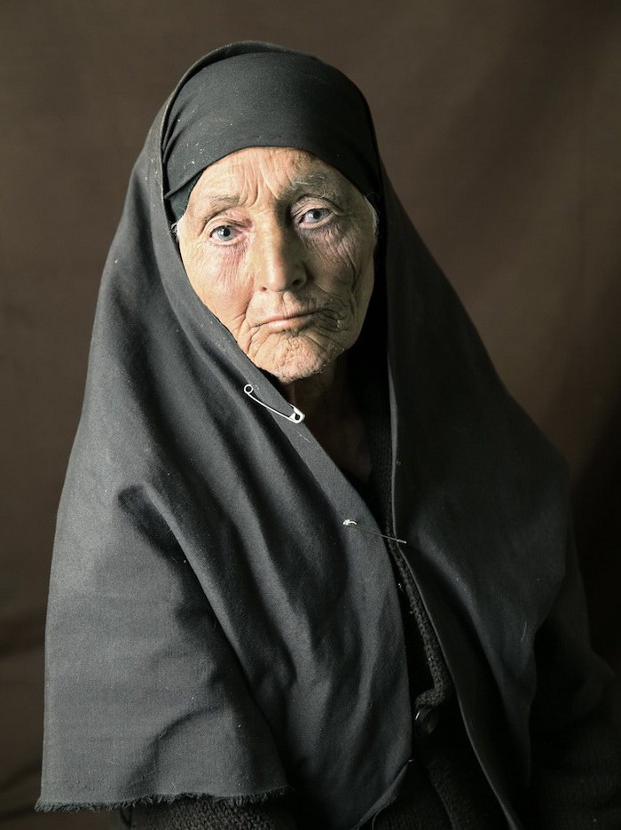 Фотография: Пронзительные портреты пиренейских цыган в стиле старинных картин №4 - BigPicture.ru